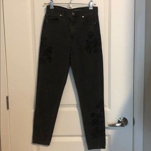 American Eagle Mom Jeans w Floral detail